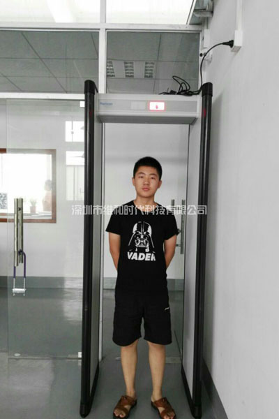 深圳大型手机制造厂采购维和时代代理的Rapiscan METOR6S进口金属探测安检门[图文]